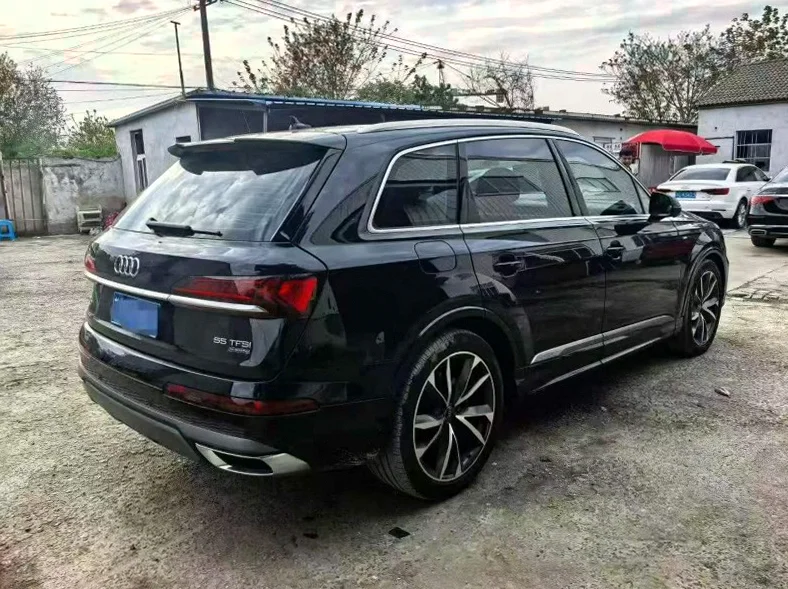 奥迪Q4 内饰后排