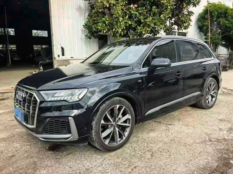 奥迪Q4 正面外观二