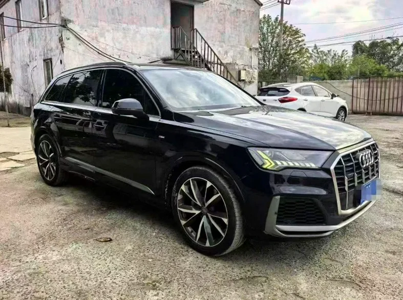 奥迪Q4 正面外观三