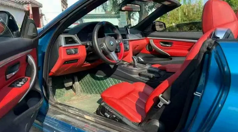 宝马4系 后面外观一