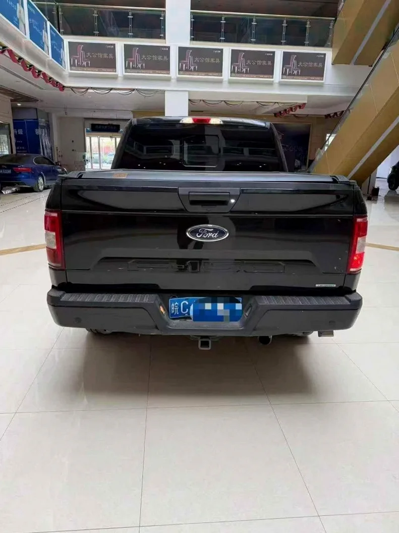 福特猛禽 驾驶室