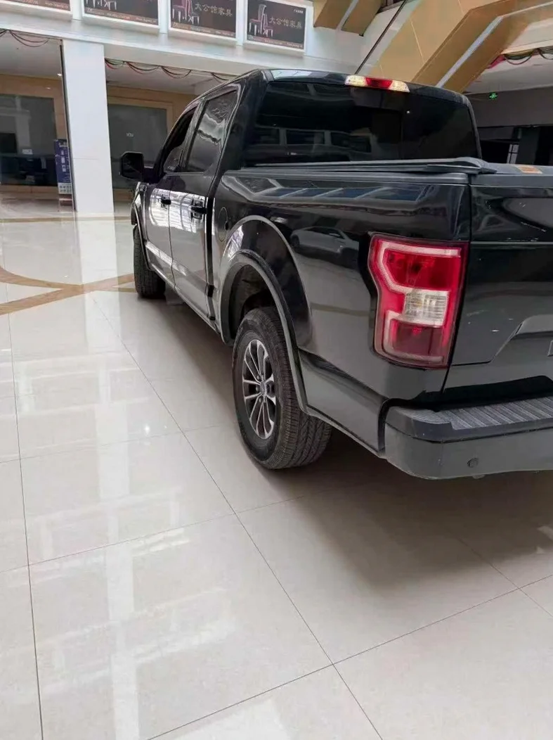 福特猛禽 内饰后排