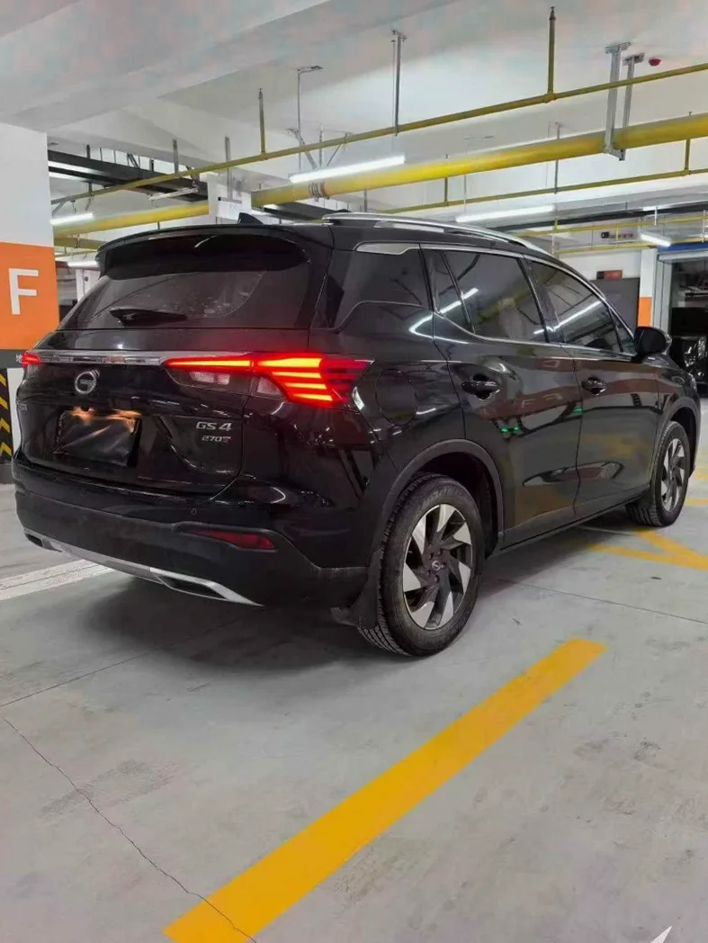 传祺GS4 内饰后排