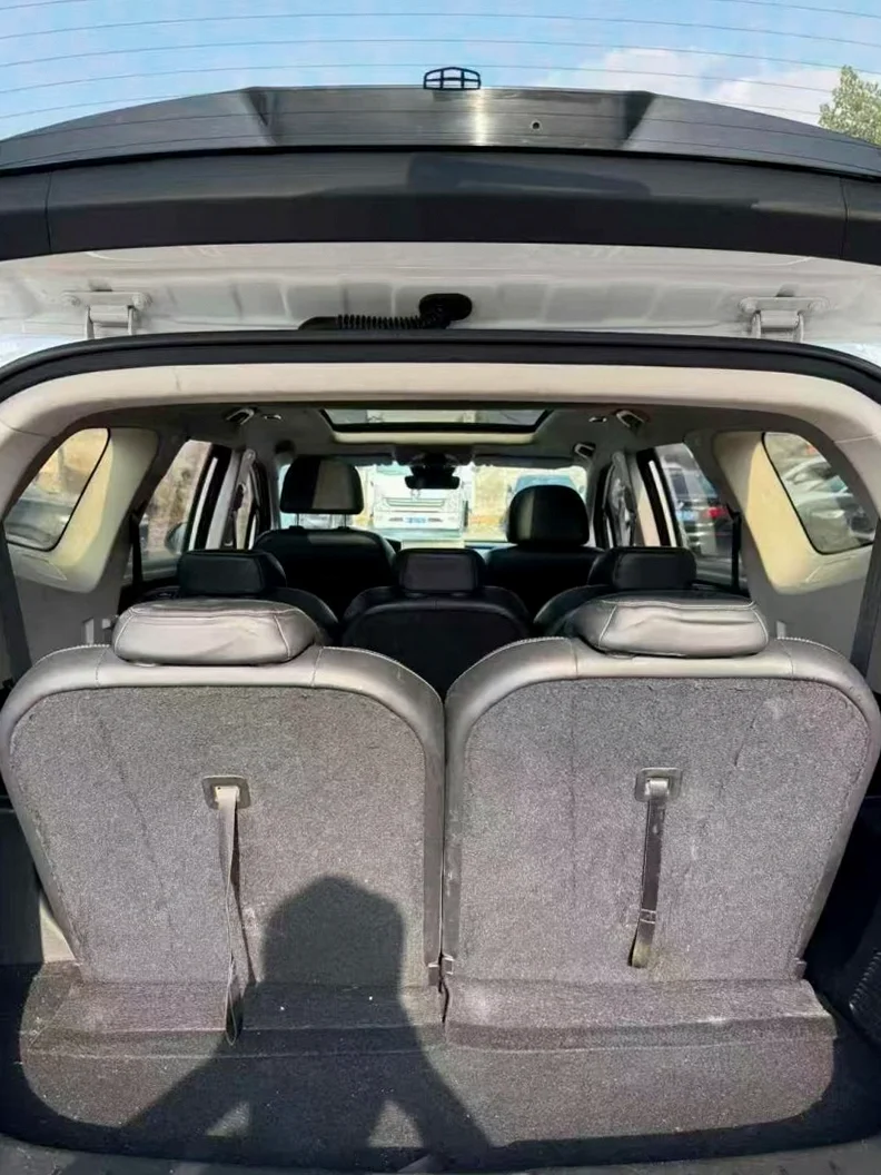 吉利豪越 内饰前排