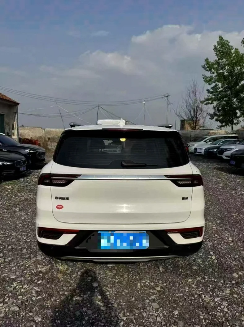 吉利豪越 驾驶室