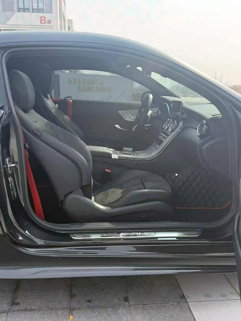 奔驰AMG 后面外观三