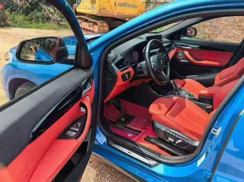 宝马X2 正面外观三