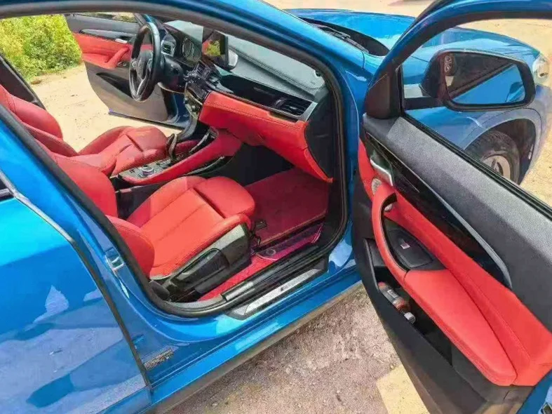 宝马X2 后面外观三