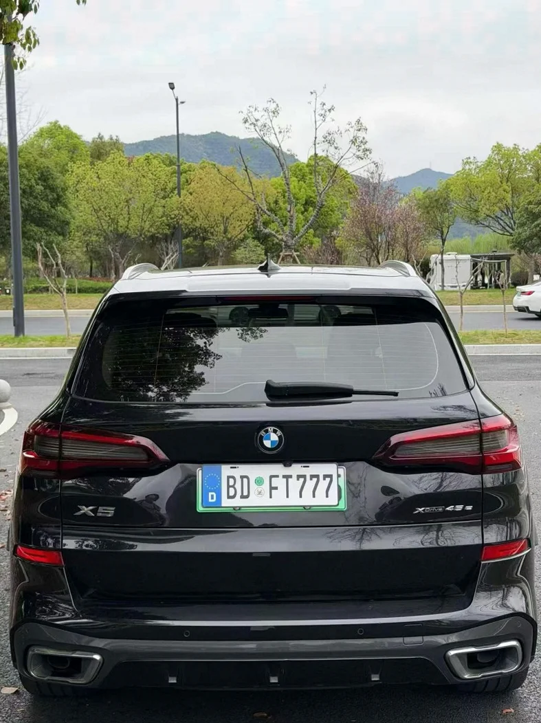 宝马X5 正面外观二