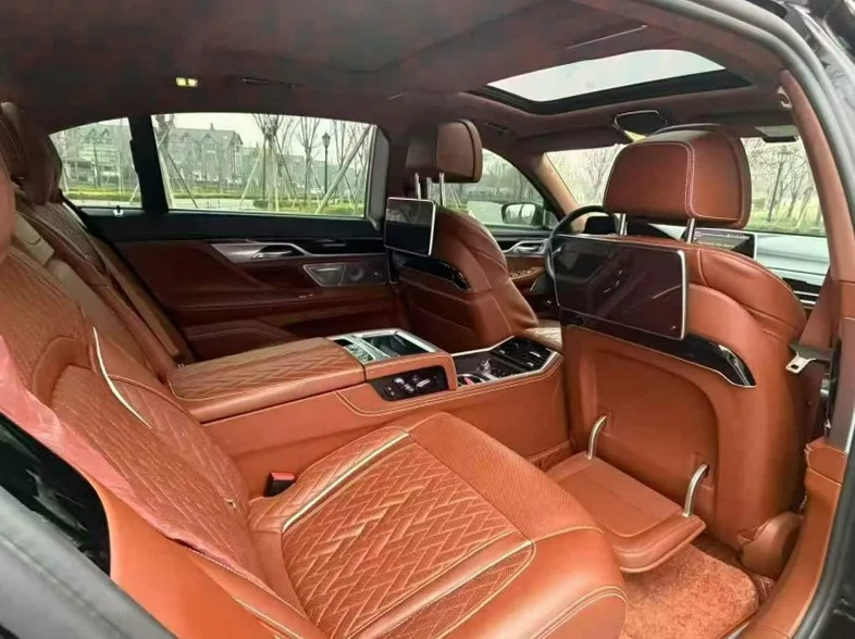 宝马7系 后面外观二