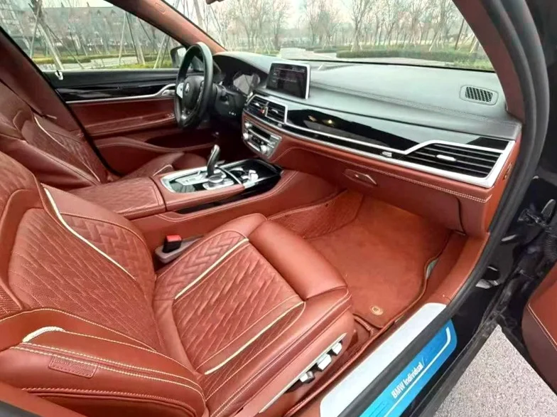 宝马7系 后面外观三