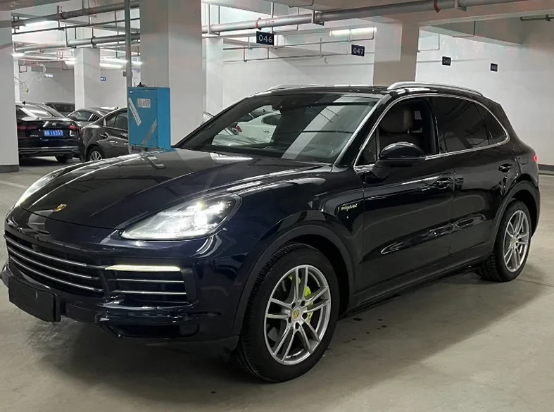 保时捷卡宴 正面外观二