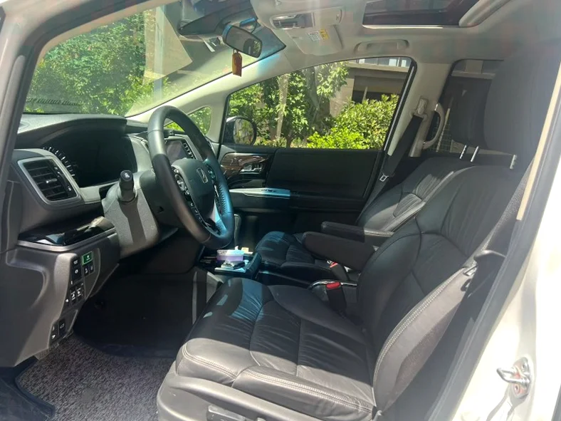 本田奥德赛 后面外观一