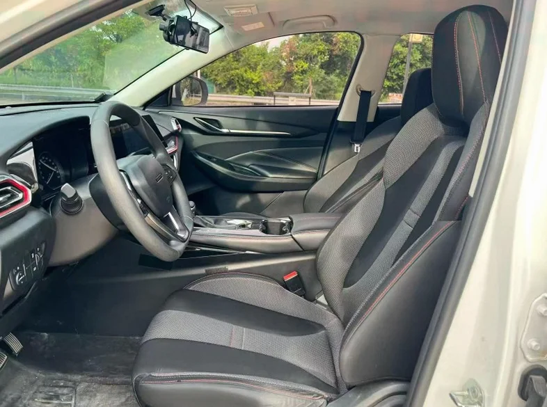 长安汽车欧尚 后面外观一