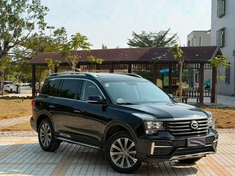 传祺M8 正面外观二