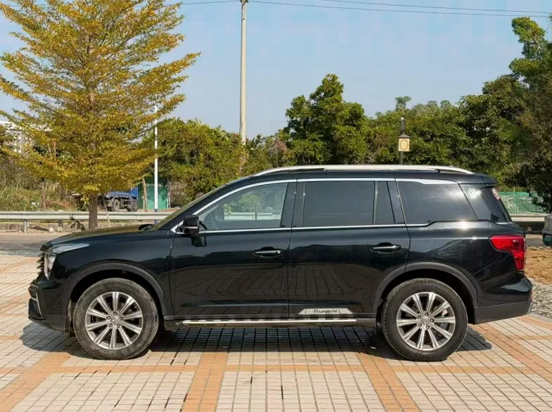 传祺M8 正面外观三