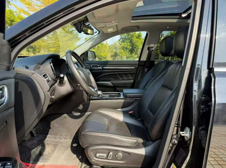 传祺M8 后面外观一