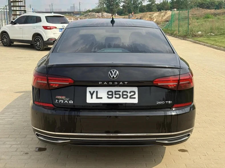 大众帕萨特 后面外观二