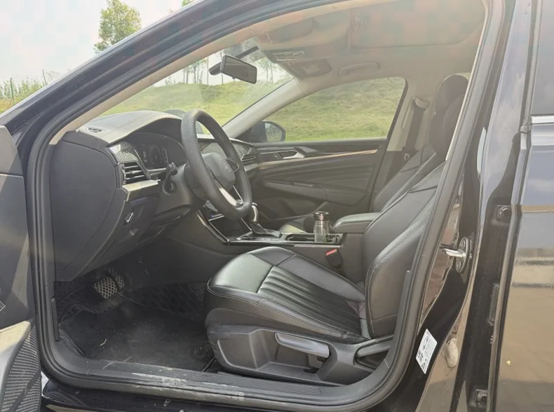 大众帕萨特 内饰前排