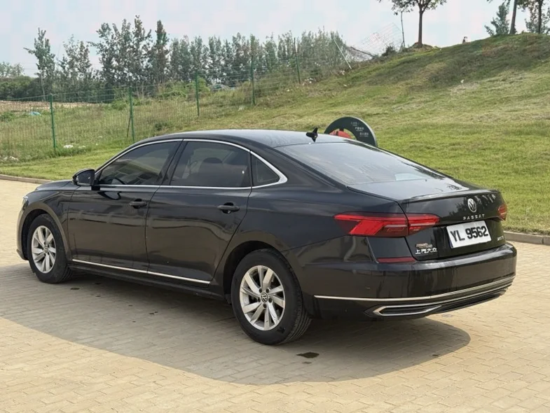 大众帕萨特 后面外观三