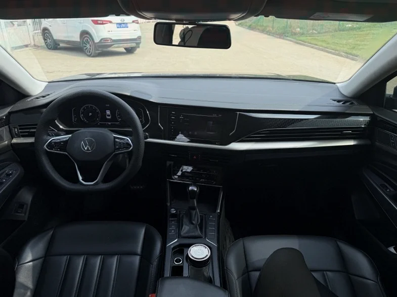 大众帕萨特 驾驶室