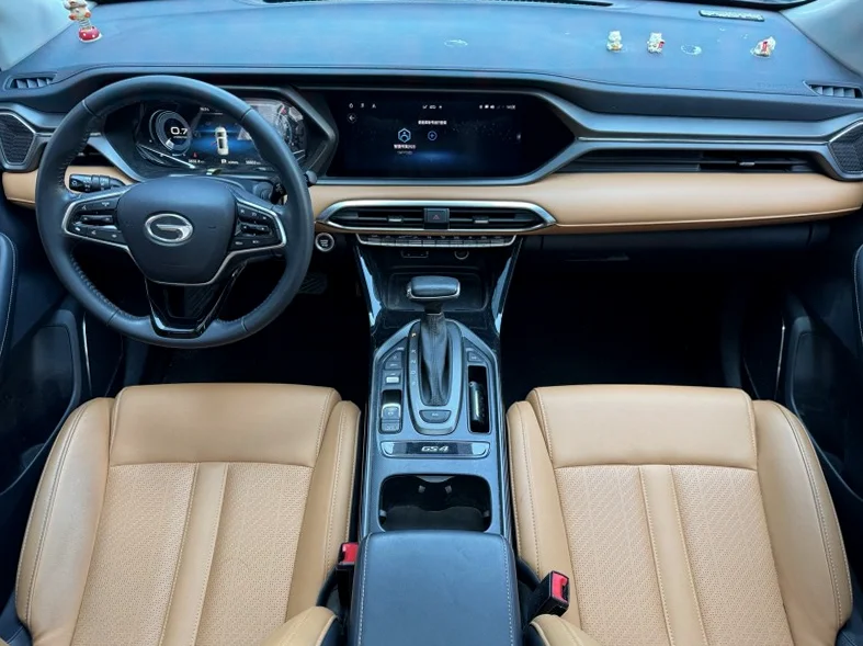 传祺GS4 内饰后排