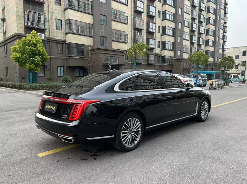 红旗H9 内饰前排