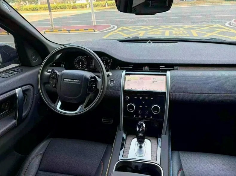 路虎发现神行 内饰后排