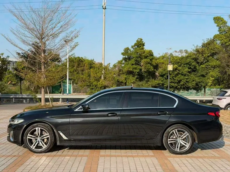 宝马5系 正面外观三