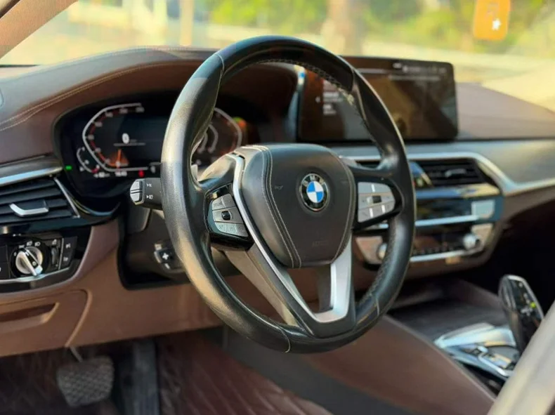 宝马5系 后面外观二