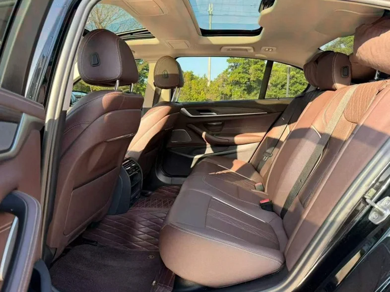 宝马5系 后面外观三