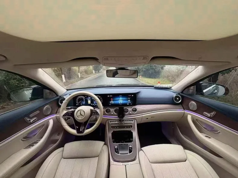 奔驰E 后面外观二