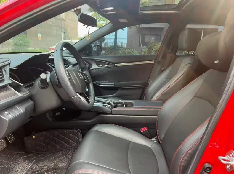 本田思域 后面外观一