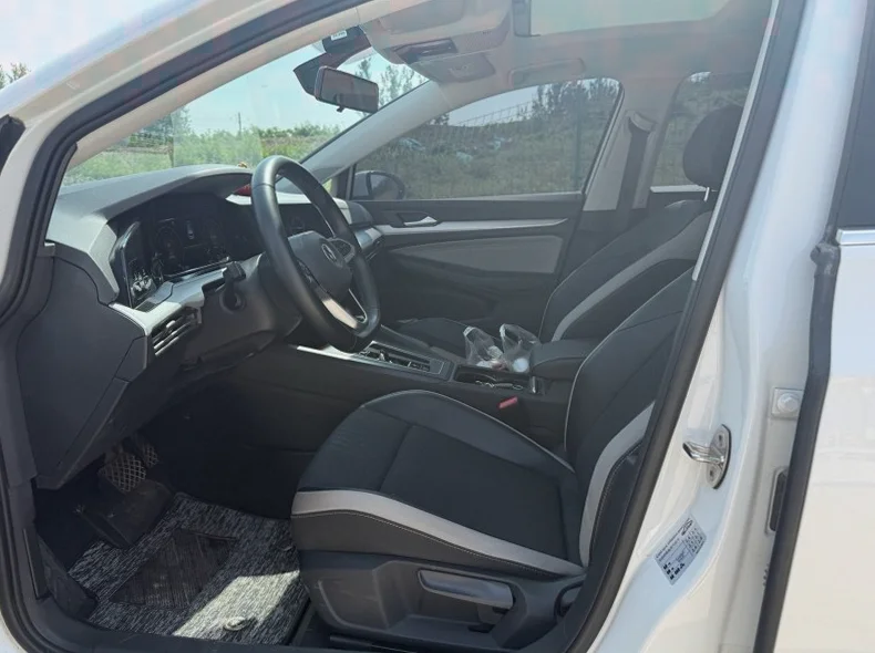 大众高尔夫 内饰前排