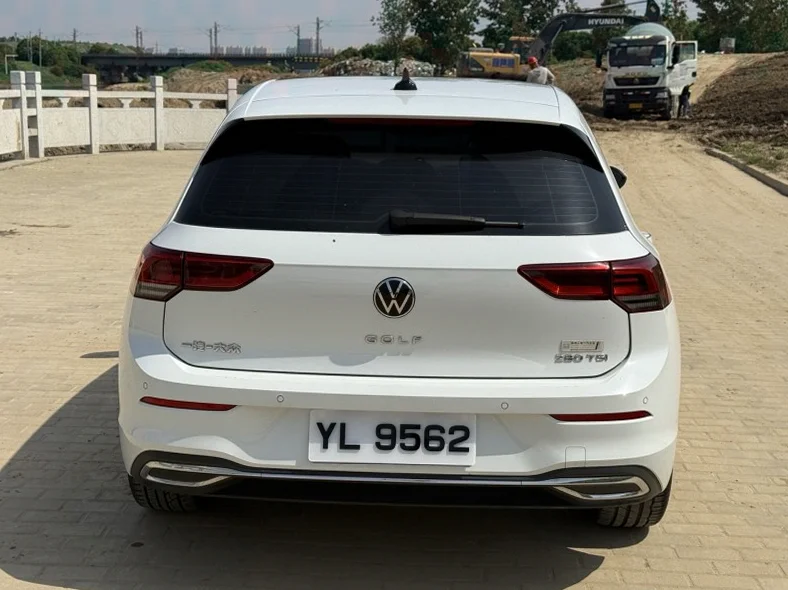 大众高尔夫 后面外观二