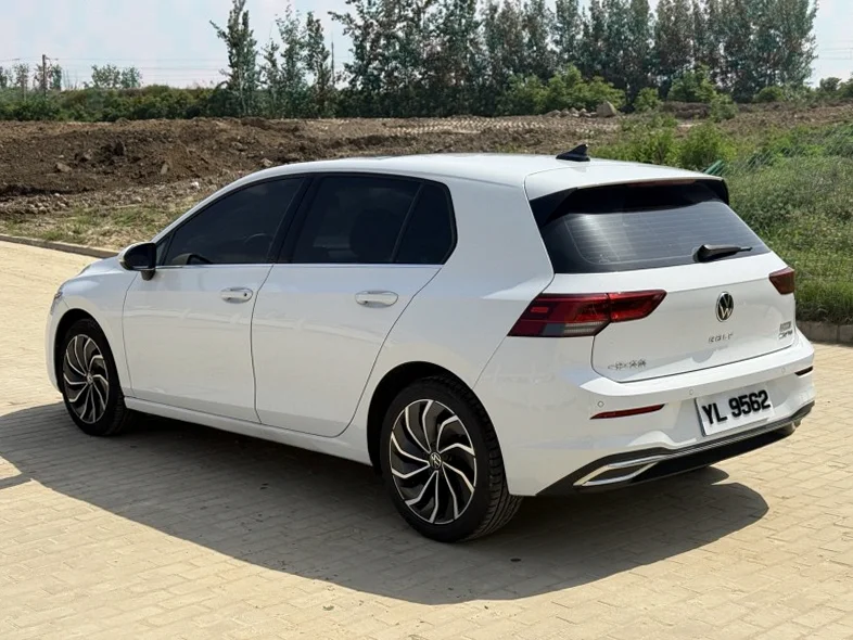大众高尔夫 后面外观三