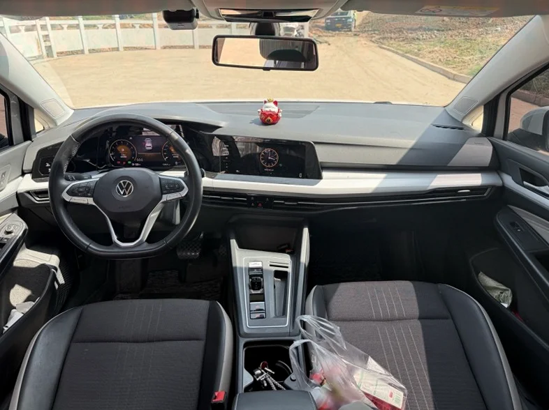 大众高尔夫 驾驶室