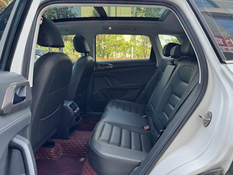 大众途岳 内饰前排