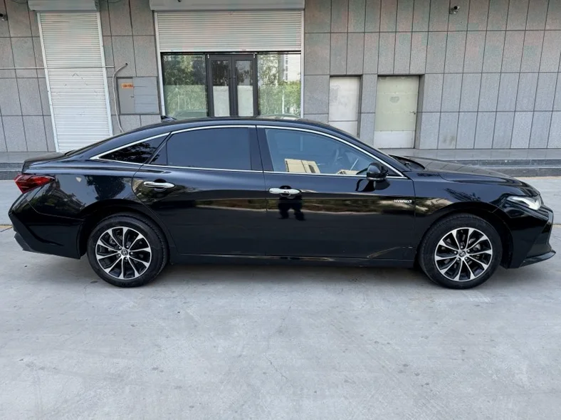 丰田亚洲龙 后面外观一