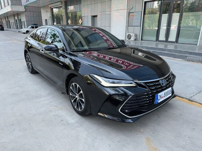 丰田亚洲龙 正面外观二