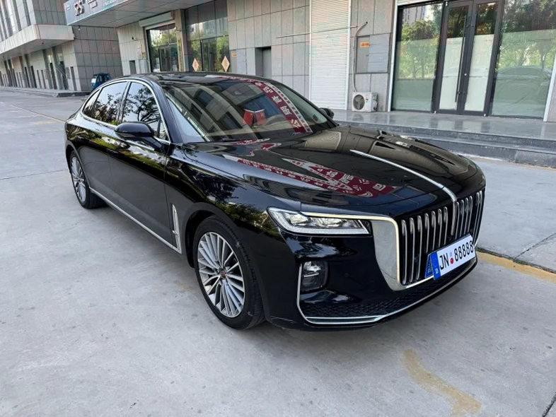 红旗H9 正面外观二