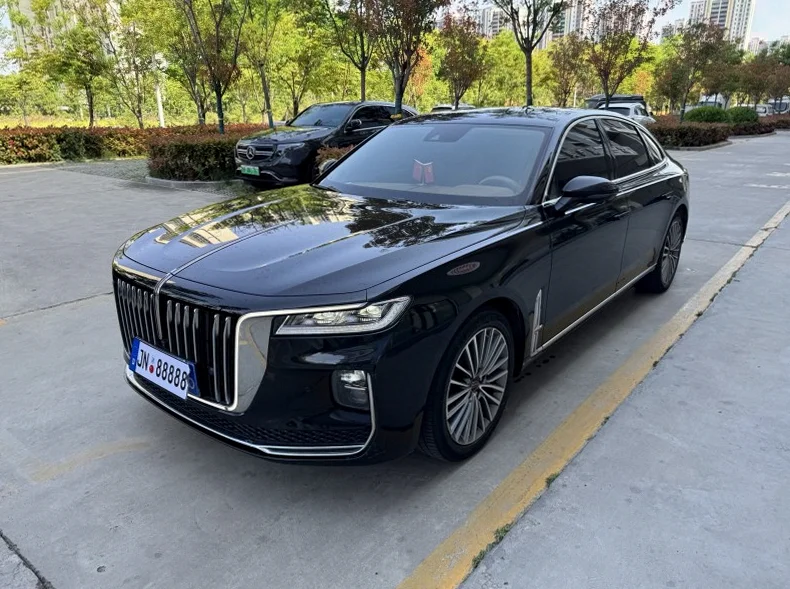 红旗H9 正面外观三