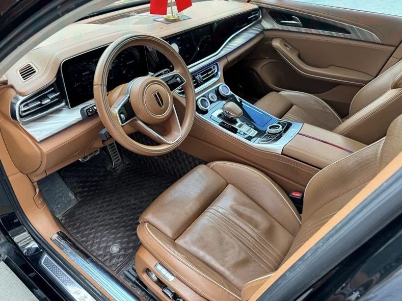 红旗H9 后面外观三