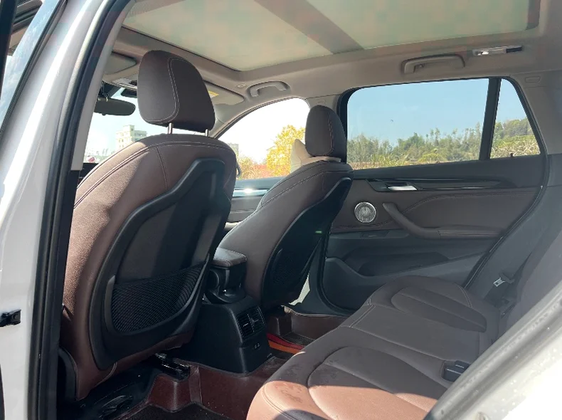 X1宝马 后面外观一