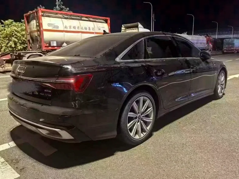 奥迪A6L 内饰后排