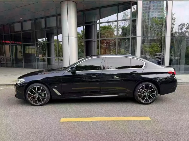 宝马5系 正面外观三