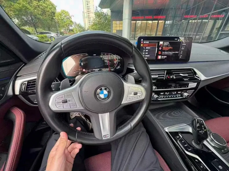 宝马5系 驾驶室