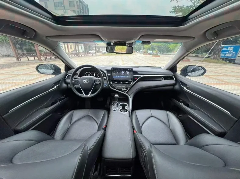 丰田凯美瑞 内饰前排