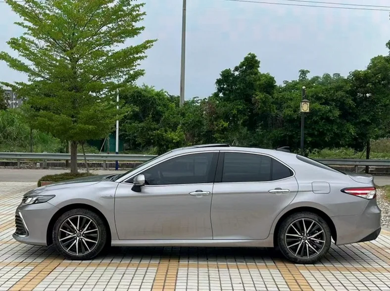 丰田凯美瑞 正面外观三