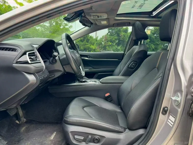 丰田凯美瑞 后面外观一